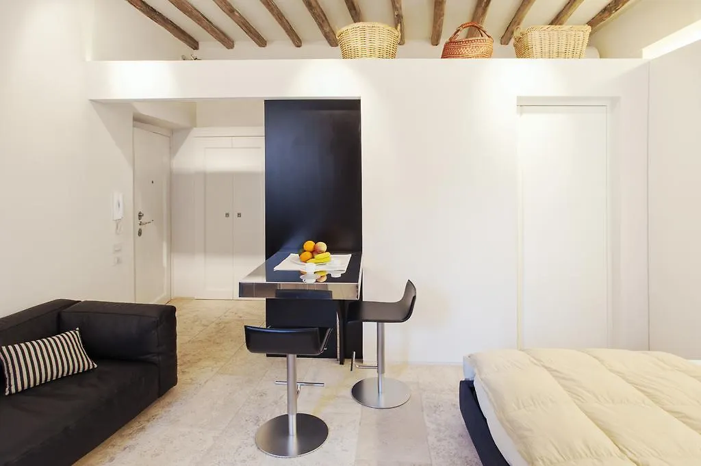 Oro Apartamento Roma 0*,  Itália